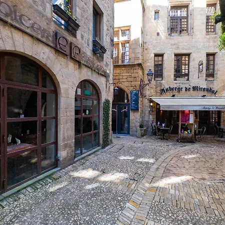 Charming Holiday In Sarlat-la-Canéda